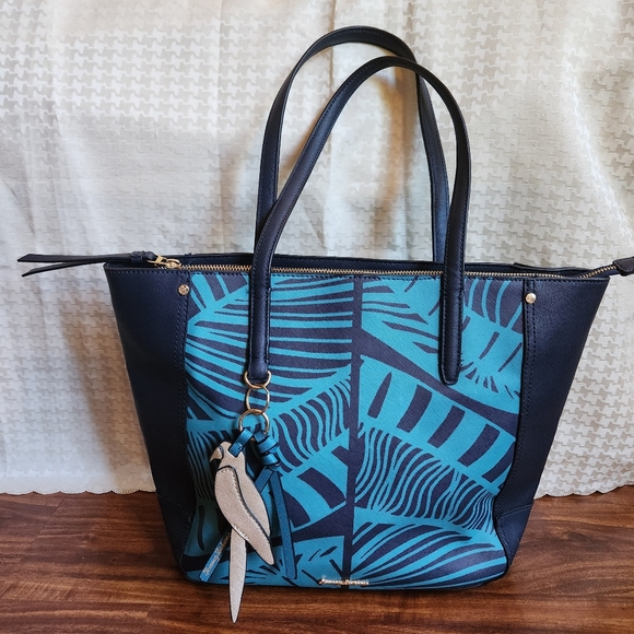 Tommy Bahama Handbags - NWOT Tommy Bahama Parrot Handbags Bag